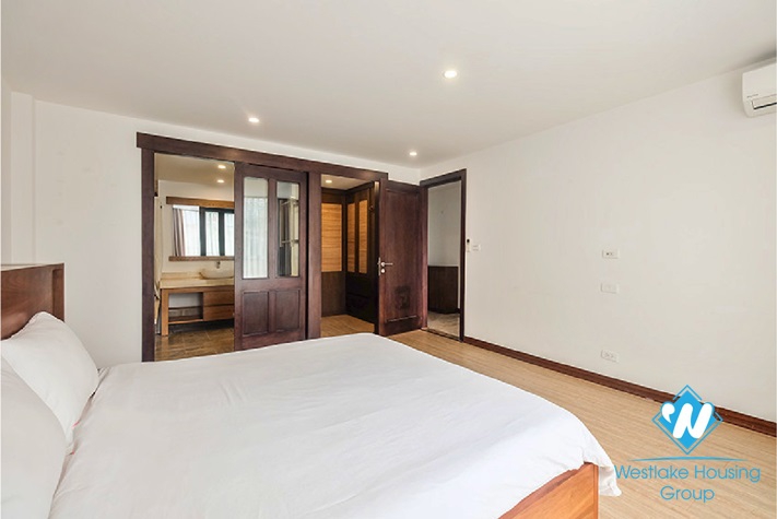 Brightly and cozy three bedrooms apartment for lease in Xuan Dieu, Tay Ho